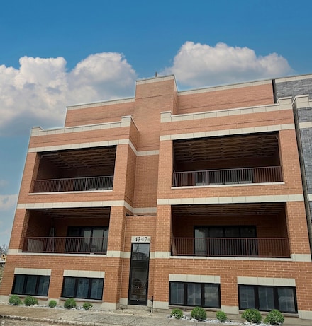4347 N Richmond St Unit 2N, Chicago, IL 60618
