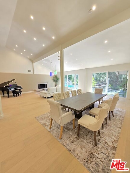 16544 Park Lane Cir, Los Angeles, CA 90049