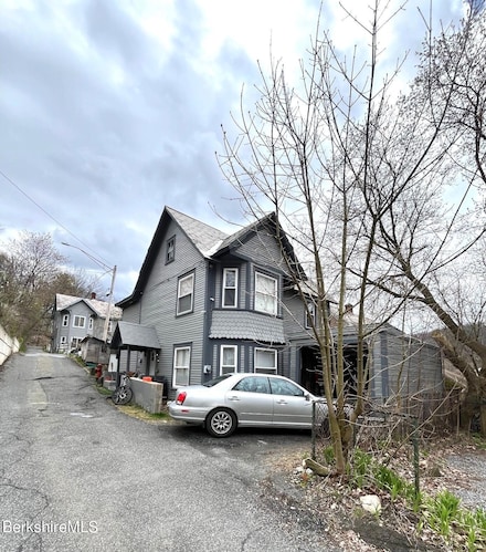 8 Duggan St, North Adams, MA 01247