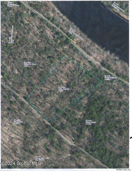 722 River Rd, Johnsburg, NY 12853