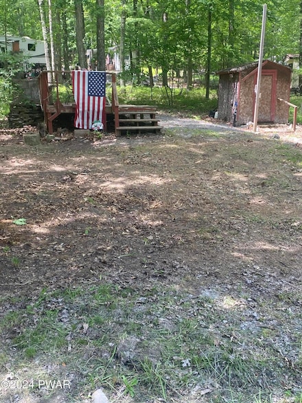 142 Creek View Dr, Dingman Township, PA 18337