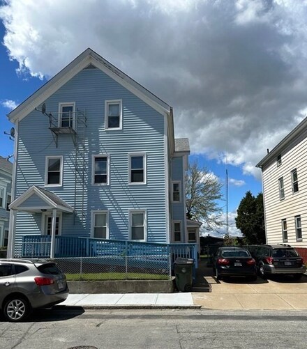 27 Weybosset St, Fall River, MA 02723