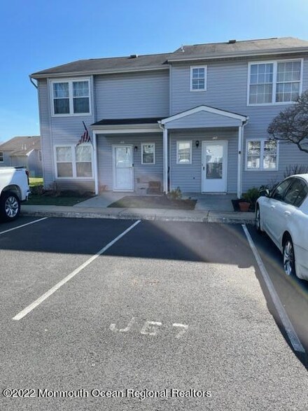 60 County Rd Unit J67, Cliffwood, NJ 07721