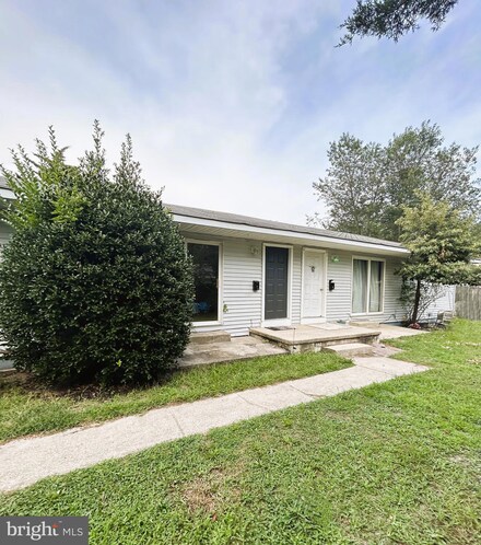 15 Hamilton Dr, Somers Point, NJ 08244