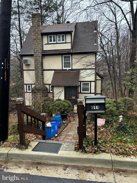 911 Sligo Creek Pkwy, Takoma Park, MD 20912