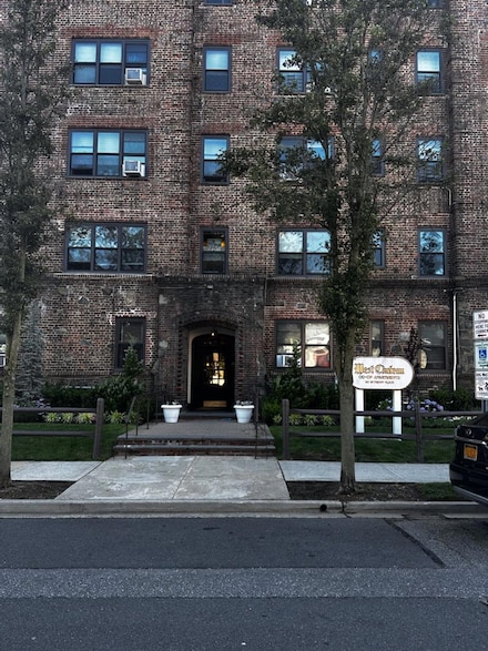 141 Wyckoff Place Unit 1F, Woodmere, NY 11598