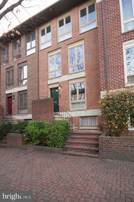 21 W Lee St, Baltimore, MD 21201