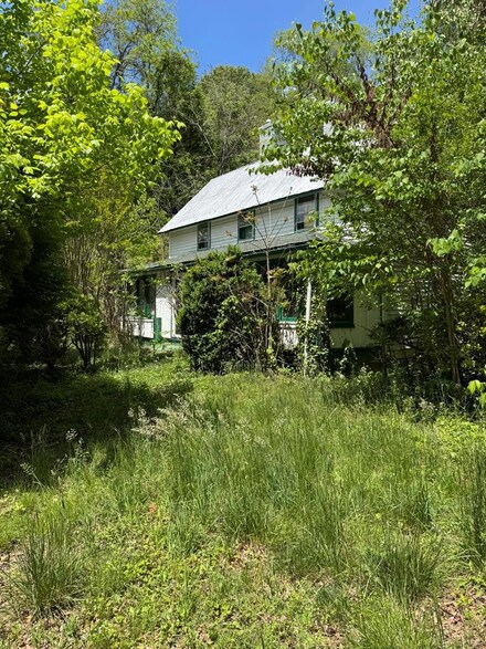 124 Dillsboro Rd, Sylva, NC 28779