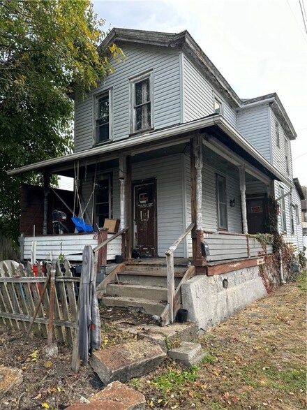 416 19th St, Beaver Falls, PA 15010