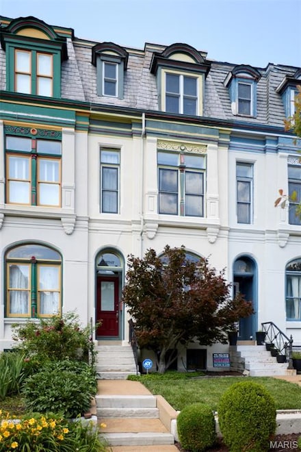2747 Russell Blvd, Saint Louis, MO 63104