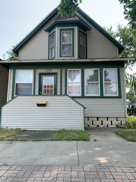 470 W Broadway St, Bradley, IL 60915