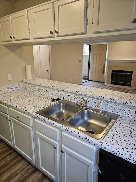 1719 Crest Grove Dr, Arlington, TX 76012