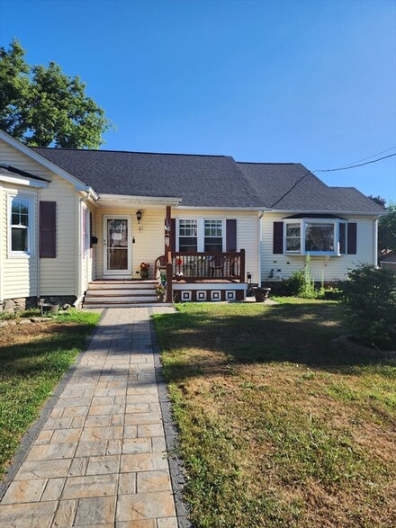 1 Capitol St, Methuen, MA 01844