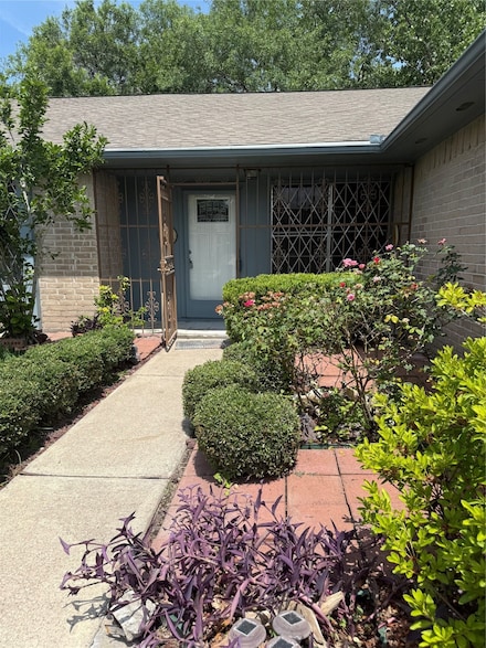 11322 Yorklyn Dr, Houston, TX 77066