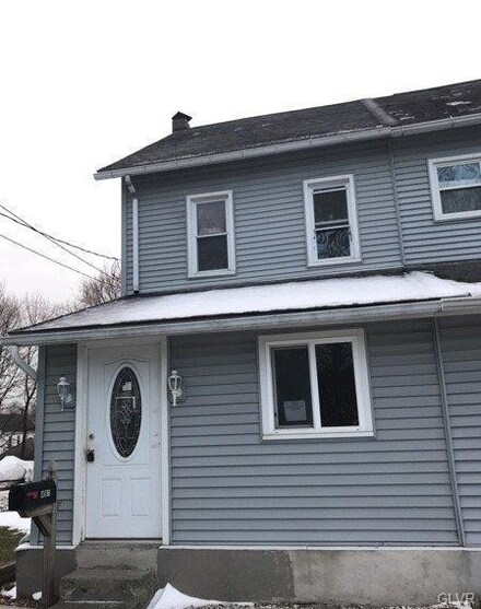 491 Railroad Ave, Pen Argyl, PA 18072