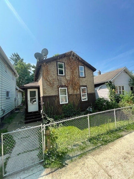 19 Lorenzo St, Rochester, NY 14611