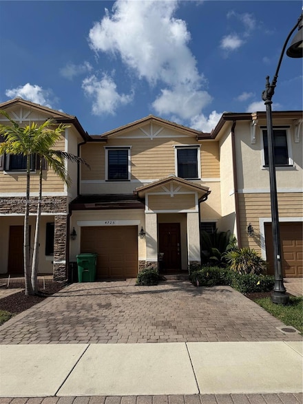 4725 Santa Cruz Way, Davie, FL 33314