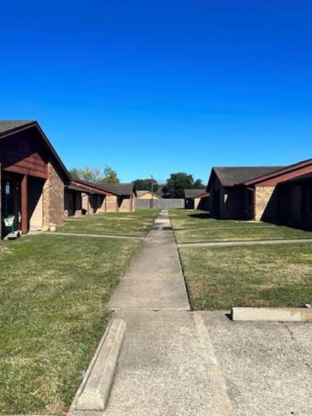 7966 Gladys Ave, Beaumont, TX 77706
