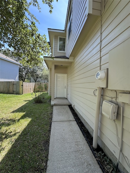 475 Folk Crest Ln, Dickinson, TX 77539