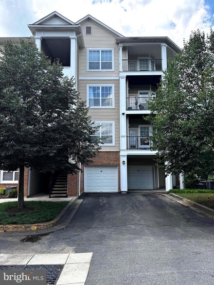 13506 Derry Glen Ct Unit 204, Germantown, MD 20874