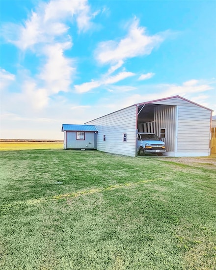 315 Tarpon Dr, Palacios, TX 77465