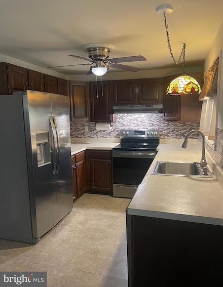 54 War Trophy Ln, Media, PA 19063