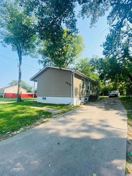 1927 22nd St, Des Moines, IA 50310