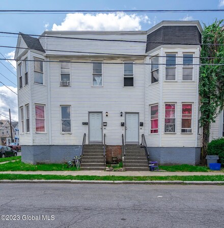 36 2nd Ave, Rensselaer, NY 12144