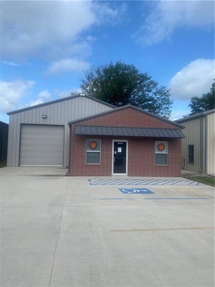 42437 Solar Dr, Hammond, LA 70403
