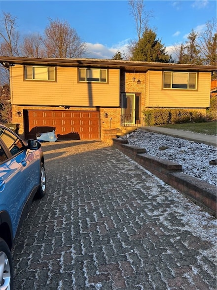 13261 Sylvia Dr, Irwin, PA 15642