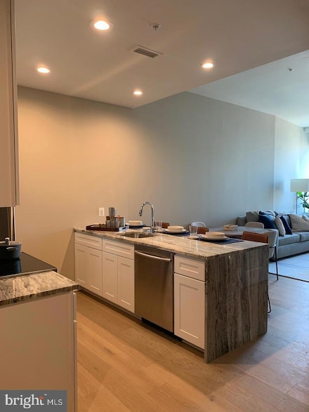 2130 Arch St Unit 503, Philadelphia, PA 19103