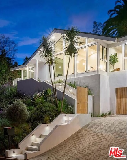 2221 Bowmont Dr, Beverly Hills, CA 90210