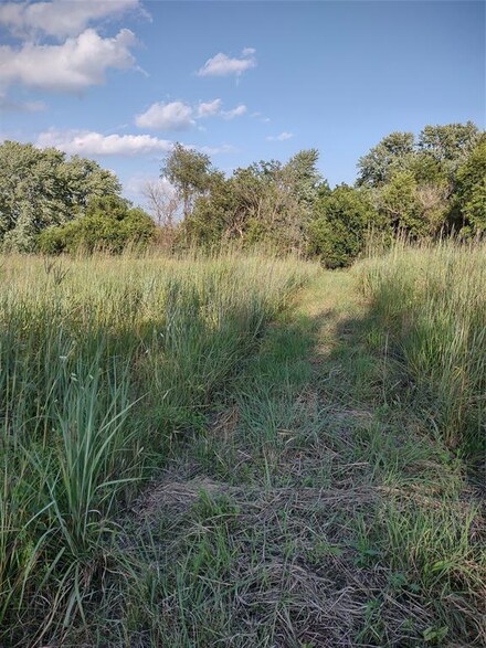 7213 NW 107th St, Johnston, IA 50131
