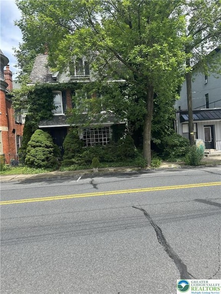411 Main St, Hellertown, PA 18055