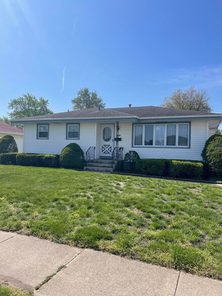 3528 43rd Place, Highland, IN 46322