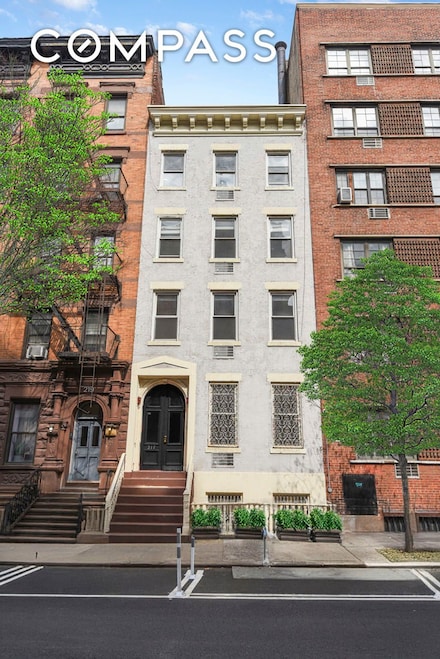 217 W 15th St, New York, NY 10011
