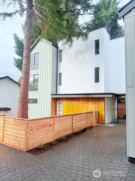 7341 21st Ave NE, Seattle, WA 98115