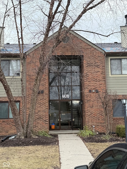 4470 Village Ln Unit 3, Indianapolis, IN 46254