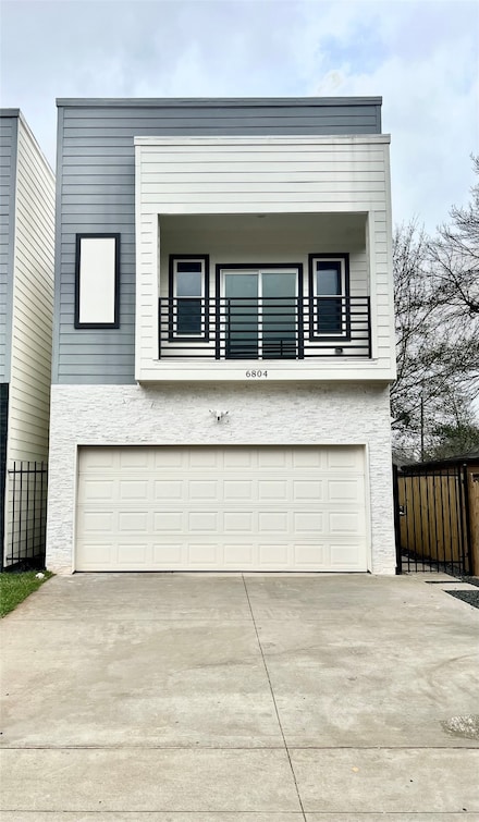 6804 Foster St, Houston, TX 77021