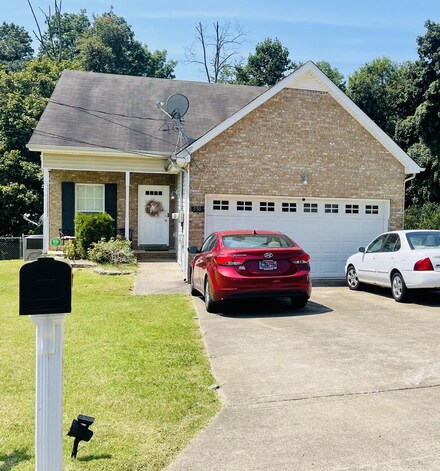 350 Andrew Dr, Clarksville, TN 37042