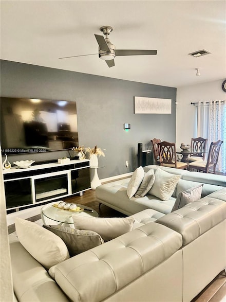 4039 NW 11th St, Lauderhill, FL 33313