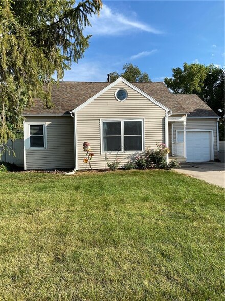 2080 8th Ave, Marion, IA 52302