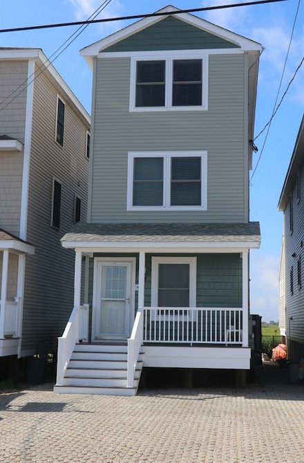 21 Liberty St, Salisbury, MA 01952