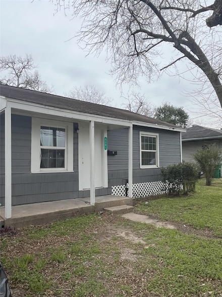 5301 Higgins St, Houston, TX 77033