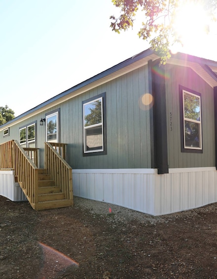 5723 Ensign Dr W, Fort Worth, TX 76119