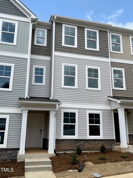 3011 Honeymyrtle Ln, Morrisville, NC 27560