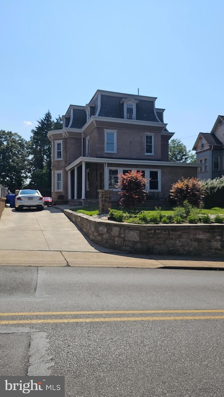 122 Old Soldiers Rd, Cheltenham, PA 19012