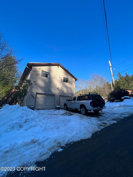 1261 E 5th St, Ketchikan, AK 99901