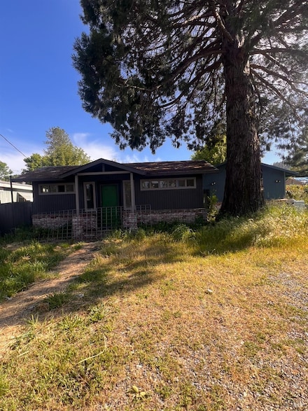 481 Della Ave, Willits, CA 95490
