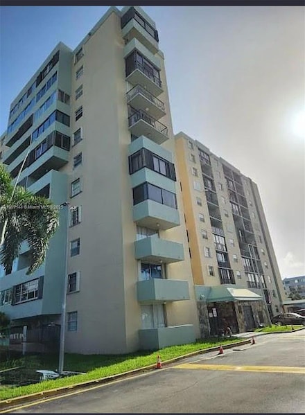 5055 NW 7th St Unit 807, Miami, FL 33126